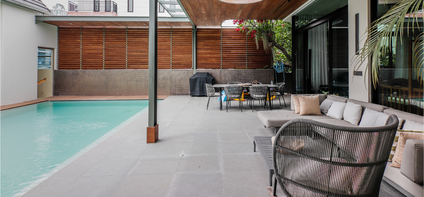 Merancang Area Outdoor Sempurna untuk Berkumpul dan Kehidupan Sehari-hari Banner