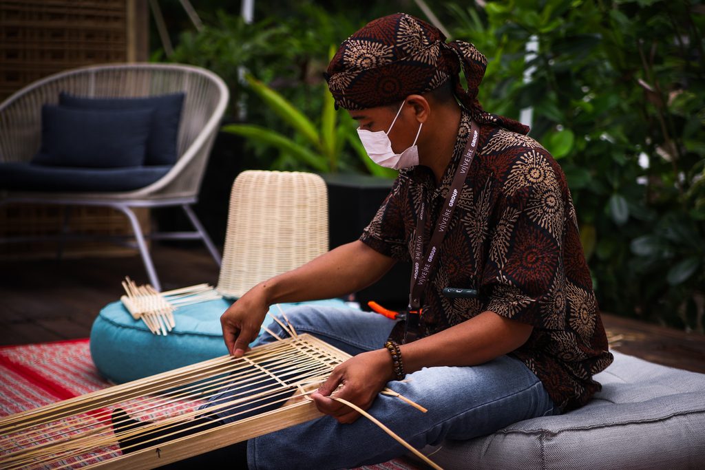 Handcrafted Creations: Celebrating the Art and Beauty of Human Touch